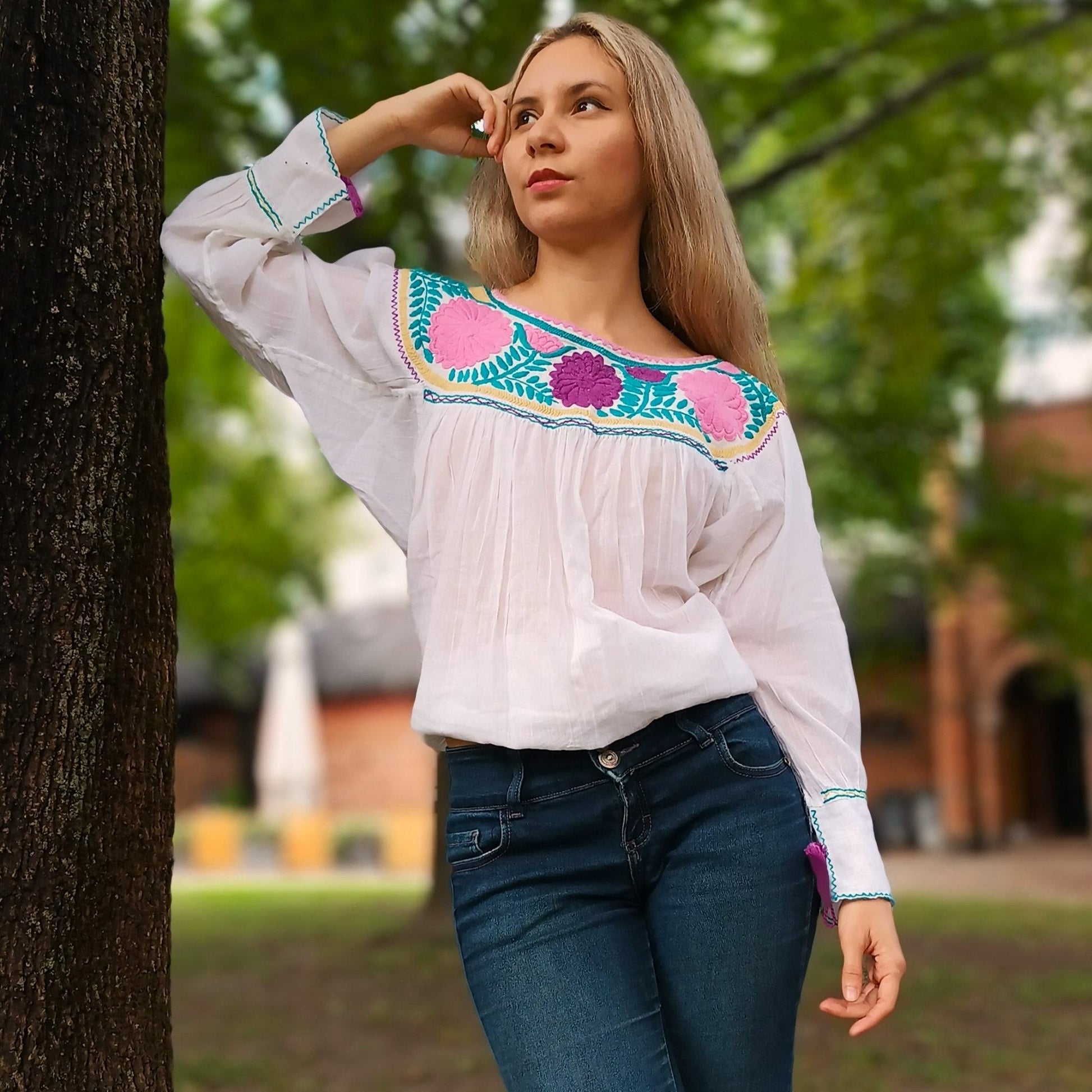 Sommer Bluse Håndbrodert EVOMAR